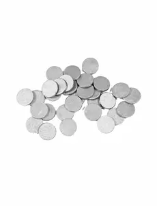 24 runda silverfärgade bordskonfettin 1,2 cm
