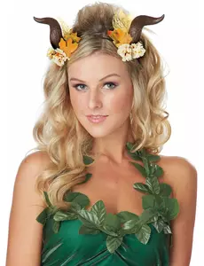 Förhäxade bruna horn omgivna av orange blommor