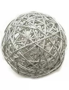 2 silverfärgade rottingkulor 6 cm