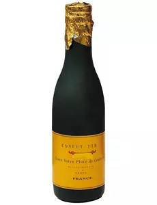 Champagneflaska med konfetti