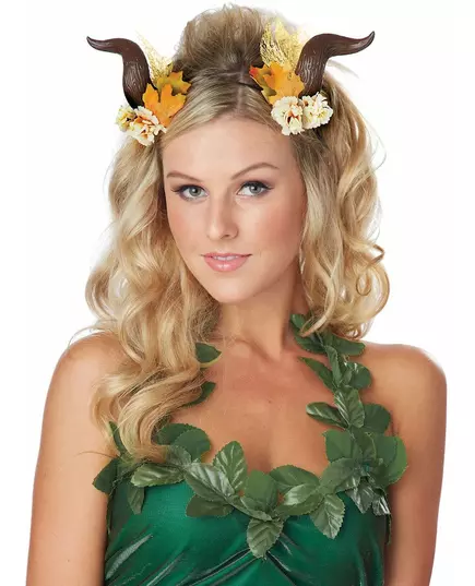 Förhäxade bruna horn omgivna av orange blommor